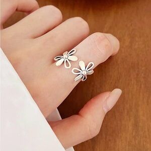 925 Silver Floral Adjustable Ring- fits sizes 7-9 best
